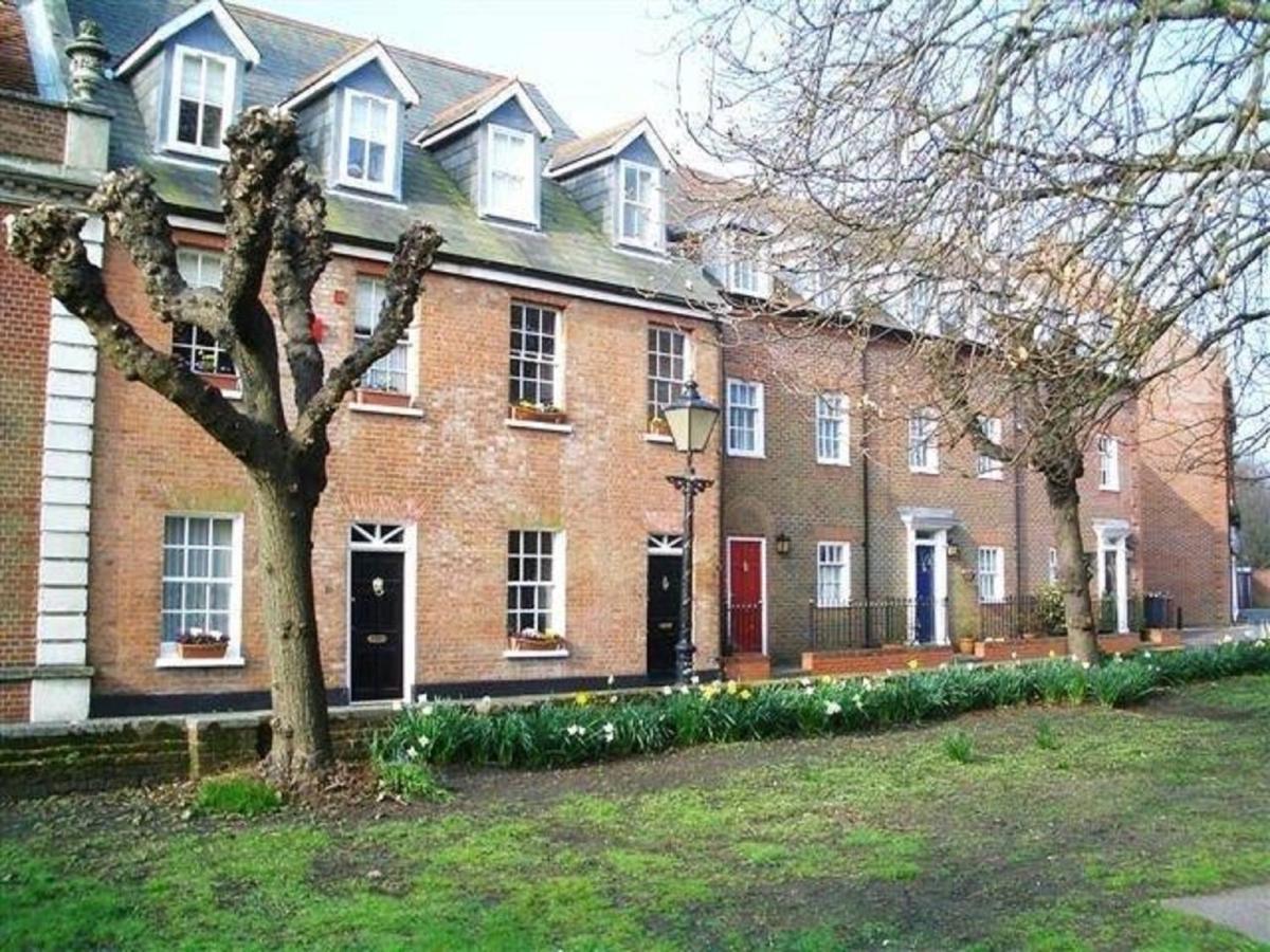 The Quay - Old Town Poole B&B - Great Location - Secure Free Parking Exterior photo